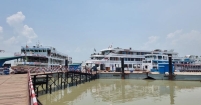 অব্যবস্থাপনা ও দুর্বল সেবায় ধুঁকছে লঞ্চ ব্যবসা