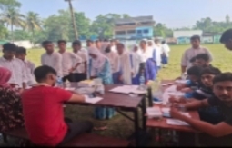 শাহরাস্তিতে সেবার আলো ইউথ ফাউন্ডেশনের বিনামূল্যে রক্তের গ্রুপ নির্ণয়  কার্যক্রম