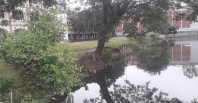 হাজীগঞ্জের উত্তরাঞ্চলের বিদ্যালয়ের শিক্ষার্থীদের দাবি--ভালো খেলার মাঠ