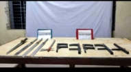 যৌথবাহিনী কর্তৃক দোকানঘর থেকে ৫টি পাইপগান, ১টি চাইনিজ কুড়াল এবং ৪টি রামদা উদ্ধার
