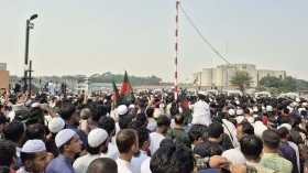 ওসমান হাদির জানাজায় লাখো মানুষের ঢল