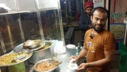 করোনায় চাকরি হারানো সবুজের ভাগ্য ফিরেছে ফুচকা-চটপটির দোকানে