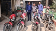 ফরিদগঞ্জ থানা পুলিশ কর্তৃক ৪টি চোরাই মোটরসাইকেলসহ ১ চোর আটক