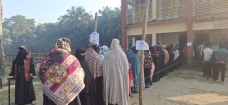 ৫৪ বছর পর ফরিদগঞ্জের রূপসা দক্ষিণে নারীরা লাইনে দাঁড়িয়ে  ভোট দিচ্ছেন