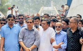 শহীদ রাষ্ট্রপতি জিয়াউর রহমান ও খালেদা জিয়ার সমাধিতে চাঁদপুর জেলা পরিষদ প্রশাসকের শ্রদ্ধা নিবেদন