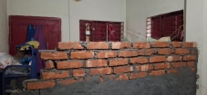 বসতঘরের ভেতরেই দেয়াল নির্মাণ, বাধা দেয়ায় হামলার অভিযোগ