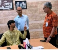 মর্যাদার অবক্ষয়: ঢাকা বিশ্ববিদ্যালয়ে শিক্ষক অপমান—রাষ্ট্রের নৈতিক দেউলিয়াত্বের প্রতিচ্ছবি!