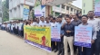 পেশার মর্যাদা রক্ষা এবং নিরাপদ কর্মপরিবেশের দাবিতে চাঁদপুরে ফারিয়ার মানববন্ধন