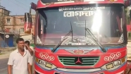 দু বাসের প্রতিযোগিতায় সড়কে প্রাণ গেলো দারোয়ানের