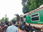 পাহাড়িকা এক্সপ্রেসের সঙ্গে বালুবাহী ট্রাকের সংঘর্ষ :  সাগরিকাসহ সারাদেশে ট্রেন চলাচলে বিঘ্ন