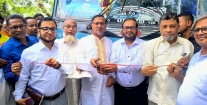 যাত্রী হয়ে বলাখালে বাস স্টপেজ উদ্বোধন করলেন মমিনুল হক এমপি