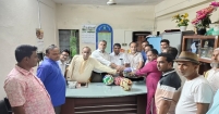 ওটারচর উচ্চ বিদ্যালয়ে অ্যালামনাই অ্যাসোসিয়েশনের  ক্রীড়া সামগ্রী ও জার্সি বিতরণ