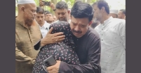 মেহেদির কবর জিয়ারত করে অঝোরে কাঁদলেন এমপি শাহাদাত হোসেন সেলিম