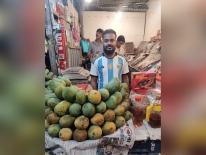 বাবুরহাটের ফল ব্যবসায়ী মহসিন মিজির ব্যতিক্রমী ভালোবাসা