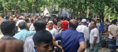 গ্রাহকের বিরুদ্ধে মামলা : ফরিদগঞ্জের ধানুয়ায় বিদ্যুতের সংযোগ কাটতে গিয়ে অবরুদ্ধ পল্লীবিদ্যুতের কর্মীরা