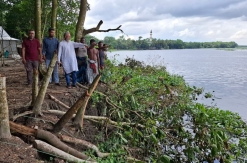 হুমকির মুখে কেয়ারের সড়ক ও বসতবাড়ি
