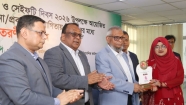 মে দিবসের জাতীয় রচনা প্রতিযোগিতায় দেশসেরা তৃতীয় চাঁদপুর সরকারি কলেজের সামিরা