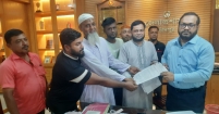 চার দফা দাবিতে জেলা প্রশাসককে সিএনজি অটোরিকশা মালিক শ্রমিক সংগঠনের স্মারকলিপি