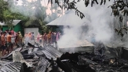 কচুয়ায় বৈদ্যুতিক শর্ট সার্কিটে প্রবাসীর বসতঘর পুড়ে গেছে