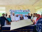 বাঁশখালীতে ৩২টি বন্যার্ত পরিবারকে রোটারী ক্লাবের  ঢেউটিন বিতরণ