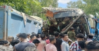 শাহরাস্তিতে যাত্রীবাহী বাস ও বালুভর্তি ট্রাকের মুখোমুখি সংঘর্ষে ৩ জন নিহত