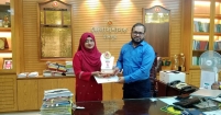 জেলা প্রশাসকের সাথে চাঁসক শিক্ষার্থী নুসরাতের  সৌজন্য সাক্ষাৎ