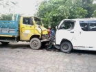 ধানুয়া বাজারে মাইক্রোবাস-পিকআপ সংঘর্ষ : একই পরিবারের ৩ জনসহ গুরুতর আহত ৪