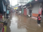 বৃষ্টিতে জমে হাঁটুপানি, ব্যবসায় ধস