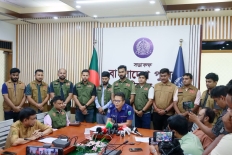 সীমানা পিলার ও প্রাচীন কয়েন বিক্রির নামে সাড়ে ৩ কোটি টাকা প্রতারণা, ডিবির হাতে গ্রেপ্তার ৪