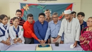 বাবুরহাটে কেক কাটা ও গাছের চারা বিতরণের মধ্য দিয়ে চ্যানেল আইয়ের ২৮তম প্রতিষ্ঠাবার্ষিকী উদযাপন