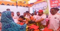 ‘বর্জ্য জমা দিন, খাদ্য ও গাছ নিন’: ক্লিন চাঁদপুরের অভিনব উদ্যোগ অব্যাহত
