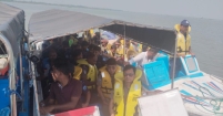 মেঘনায় জেলেদের ধাওয়া করতে গিয়ে নৌ-পুলিশের স্পিডবোট ডুবি : নিখোঁজ শটগান উদ্ধারে ডুবুরি দল