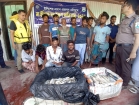 নৌ-পুলিশের বিশেষ অভিযান : ১১ হাজার মিটার কারেন্ট জাল ও ৫টি নৌকাসহ ২৫ জেলে আটক