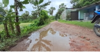 কিলোমিটার সড়ক ৫ গ্রামবাসীর বিষফোঁড়া
