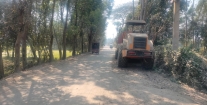 দাউদকান্দি-মতলব সড়কের কাজ বন্ধ।।  যাত্রী দুর্ভোগ চরমে