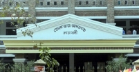 আদালতের দোতলা থেকে লাফ দিয়ে হত্যা মামলার আসামির পালানোর চেষ্টা
