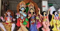 মুন্সিগঞ্জের লৌহজংয়ে স্বরাষ্ট্র উপদেষ্টার দুর্গাপূজার মন্দির পরিদর্শন