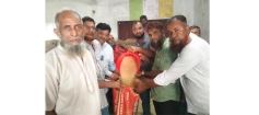 কচুয়ার সহদেবপুর ইউনিয়নে দুঃস্থ ও অসহায় পরিবারের মাঝে ভিজিএফের চাল বিতরণ
