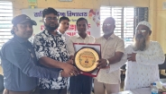 হাজীগঞ্জে ব্যতিক্রমী এক সম্মাননা পেলেন হোসেন মোল্লা