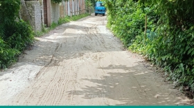 যাতায়াত ব্যবস্থা ভালো না থাকায় আত্মীয়তাও করে না কেউ!