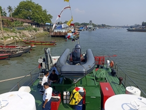 কোস্ট গার্ডের যুদ্ধজাহাজ 'কুতুবদিয়া' দর্শনার্থীদের জন্যে প্রদর্শন